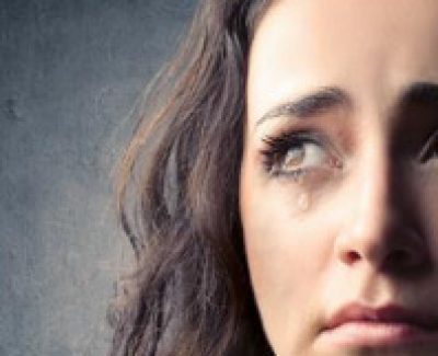 4 Gründe für die Tränen einer oder eines Sub während einer Session und wie man sie bekämpft!